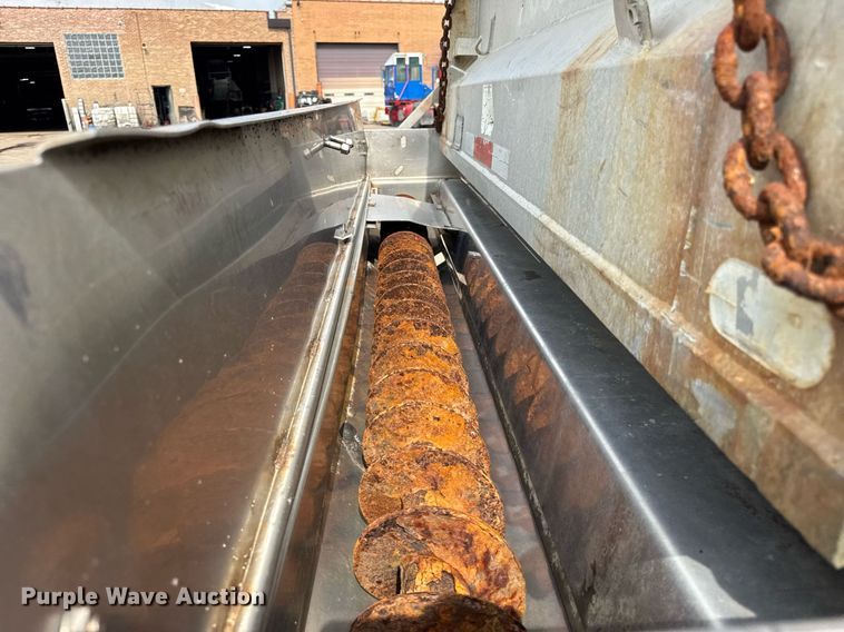 image for item EF2063 1998 Ford L8501 dump truck