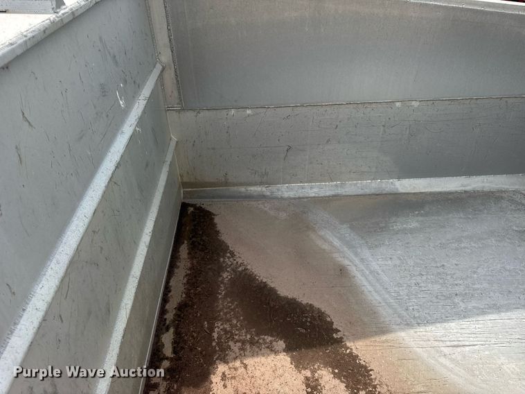 image for item EF2063 1998 Ford L8501 dump truck