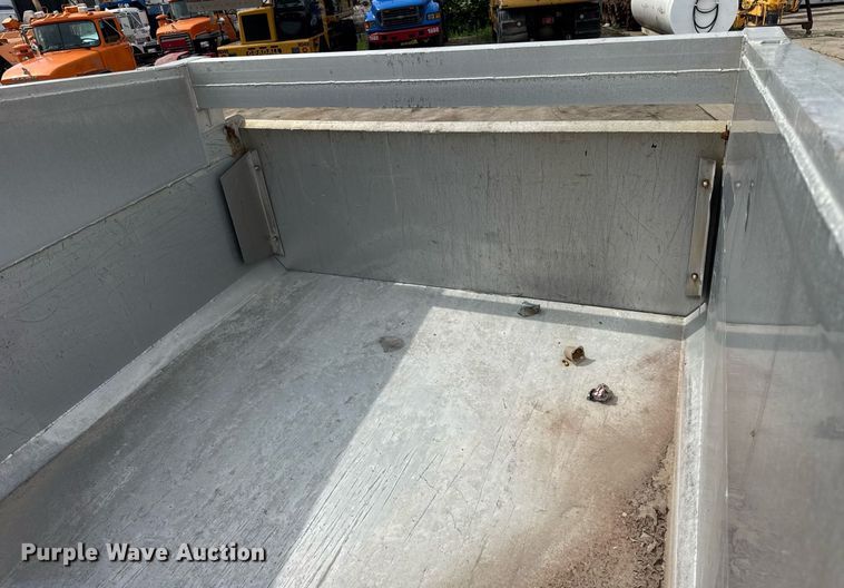 image for item EF2063 1998 Ford L8501 dump truck