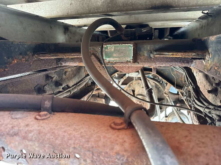 image for item EF2063 1998 Ford L8501 dump truck