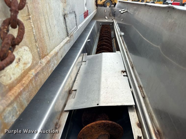 image for item EF2063 1998 Ford L8501 dump truck