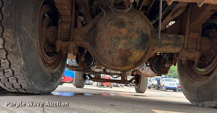 image for item EF2063 1998 Ford L8501 dump truck