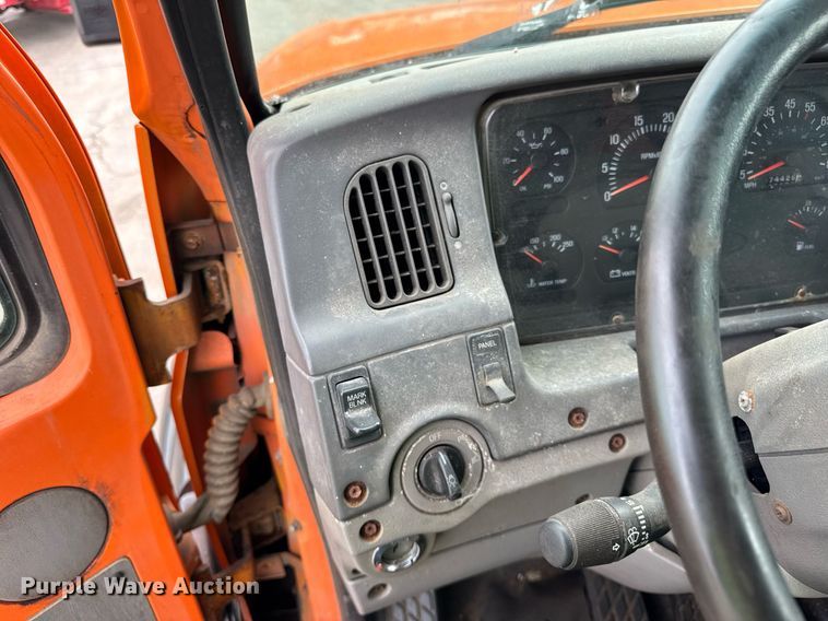 image for item EF2063 1998 Ford L8501 dump truck