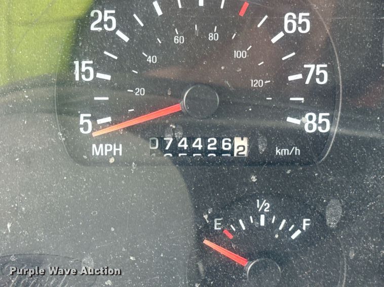 image for item EF2063 1998 Ford L8501 dump truck