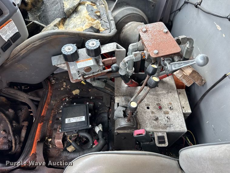 image for item EF2063 1998 Ford L8501 dump truck