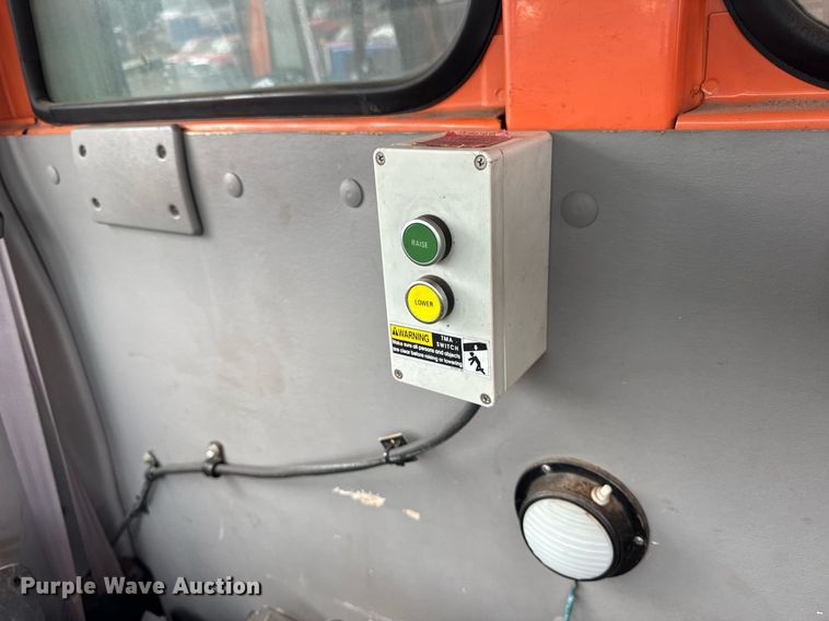 image for item EF2063 1998 Ford L8501 dump truck