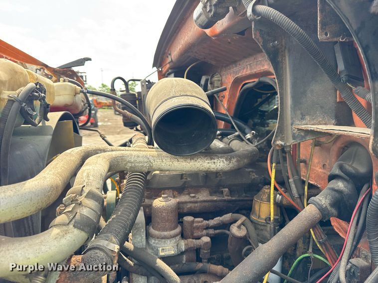 image for item EF2063 1998 Ford L8501 dump truck