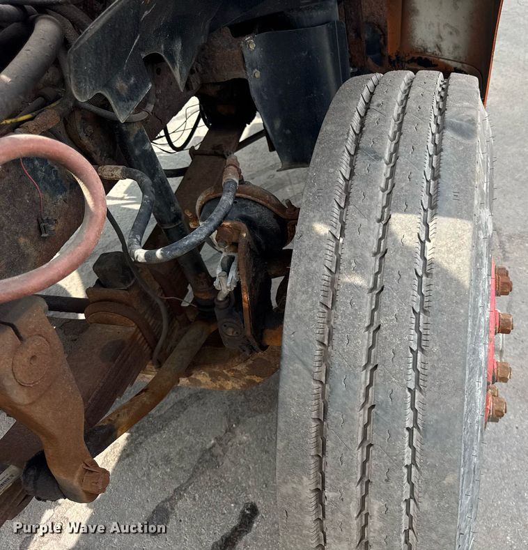 image for item EF2063 1998 Ford L8501 dump truck