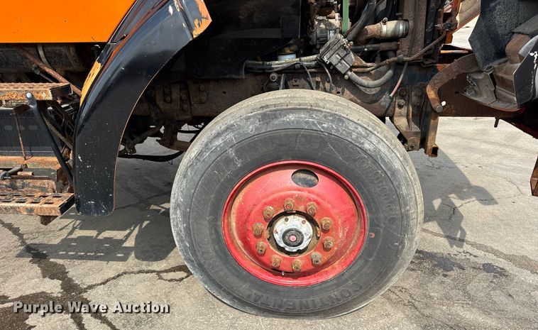 image for item EF2063 1998 Ford L8501 dump truck