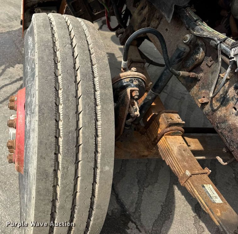 image for item EF2063 1998 Ford L8501 dump truck