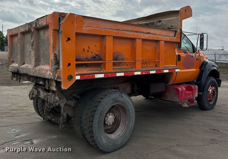 image for item EF2066 2001 Ford F750 Super Duty dump truck