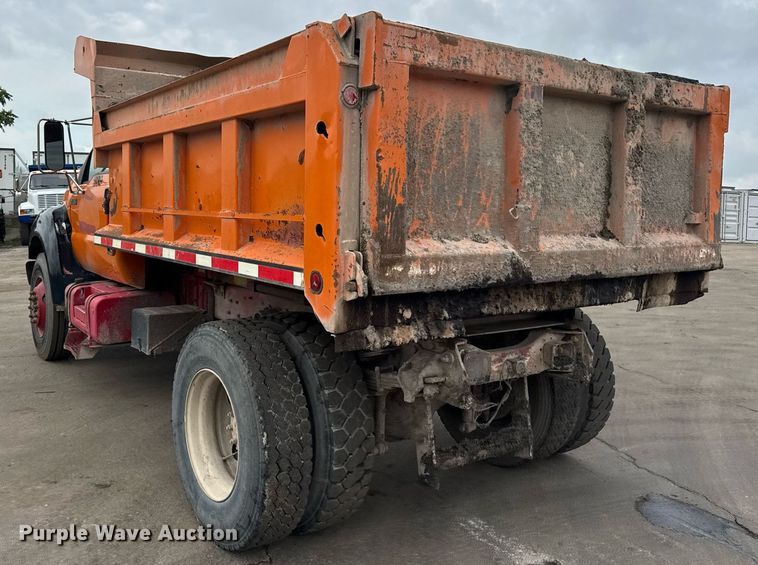 image for item EF2066 2001 Ford F750 Super Duty dump truck