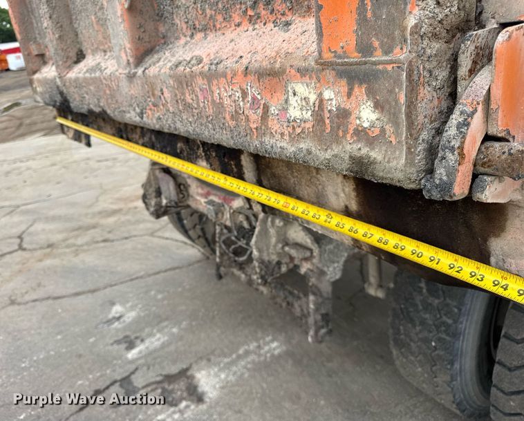 image for item EF2066 2001 Ford F750 Super Duty dump truck