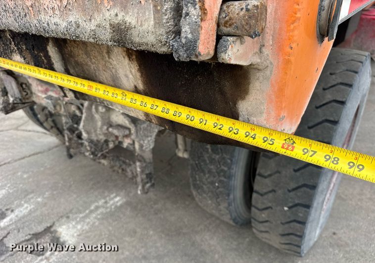 image for item EF2066 2001 Ford F750 Super Duty dump truck