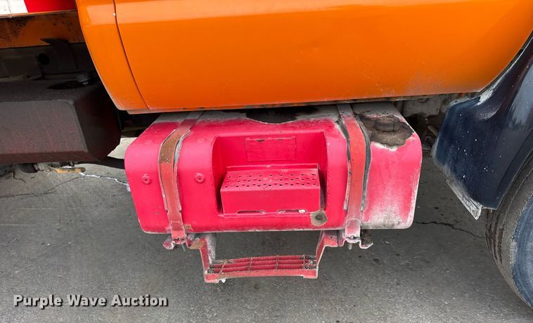 image for item EF2066 2001 Ford F750 Super Duty dump truck