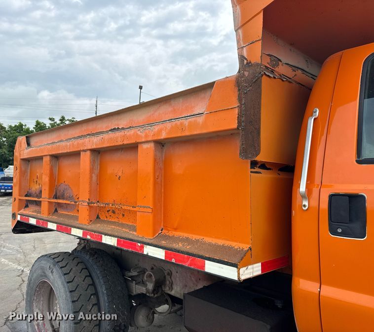 image for item EF2066 2001 Ford F750 Super Duty dump truck