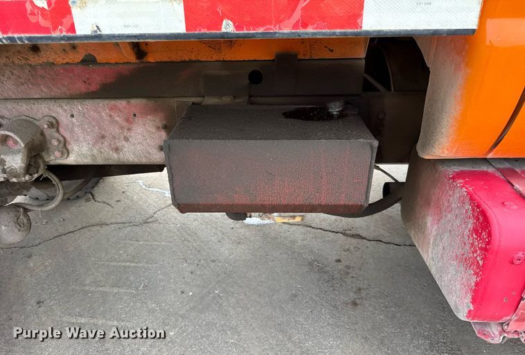 image for item EF2066 2001 Ford F750 Super Duty dump truck