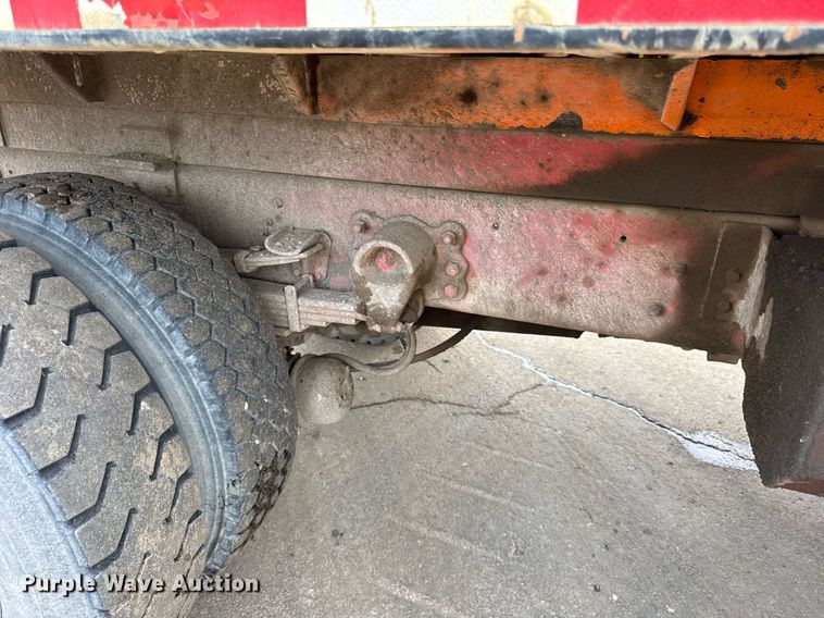 image for item EF2066 2001 Ford F750 Super Duty dump truck