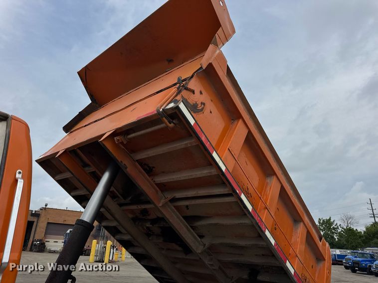 image for item EF2066 2001 Ford F750 Super Duty dump truck