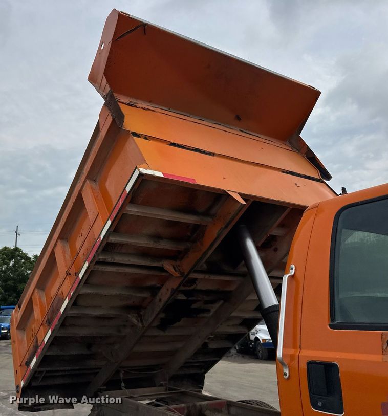 image for item EF2066 2001 Ford F750 Super Duty dump truck