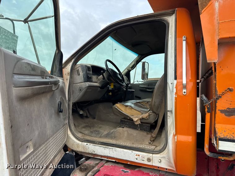 image for item EF2066 2001 Ford F750 Super Duty dump truck