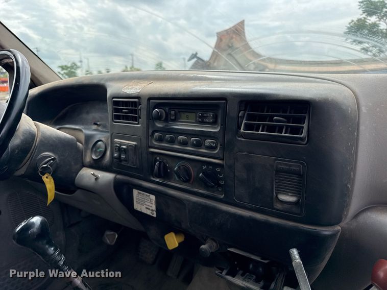 image for item EF2066 2001 Ford F750 Super Duty dump truck