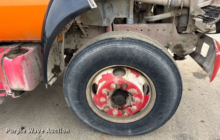 image for item EF2066 2001 Ford F750 Super Duty dump truck