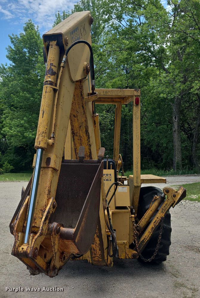 image for item EF3564 1974 Case 480B Construction King backhoe