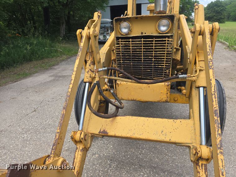 image for item EF3564 1974 Case 480B Construction King backhoe