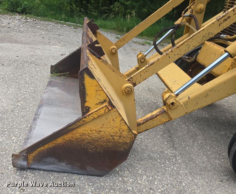 image for item EF3564 1974 Case 480B Construction King backhoe