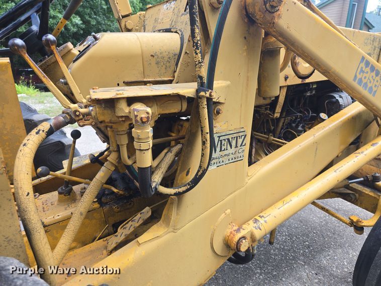 image for item EF3564 1974 Case 480B Construction King backhoe