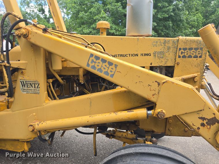 image for item EF3564 1974 Case 480B Construction King backhoe