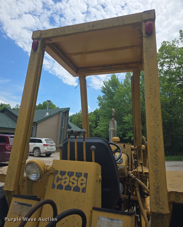 image for item EF3564 1974 Case 480B Construction King backhoe