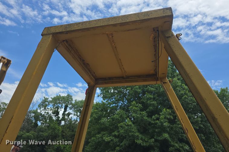 image for item EF3564 1974 Case 480B Construction King backhoe