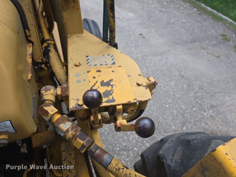 image for item EF3564 1974 Case 480B Construction King backhoe