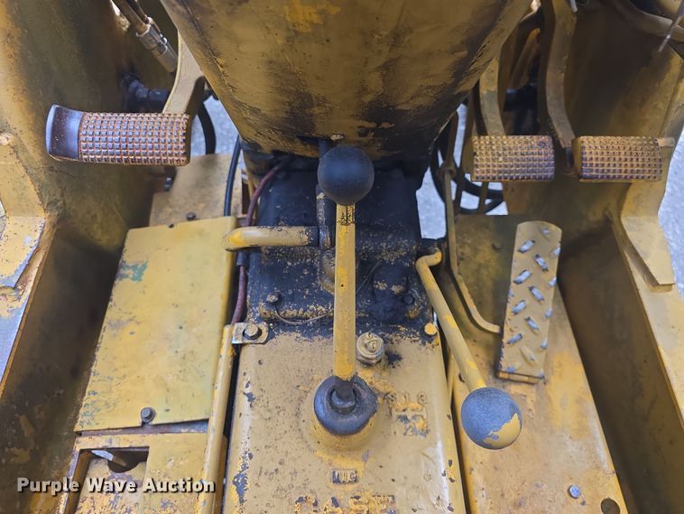 image for item EF3564 1974 Case 480B Construction King backhoe