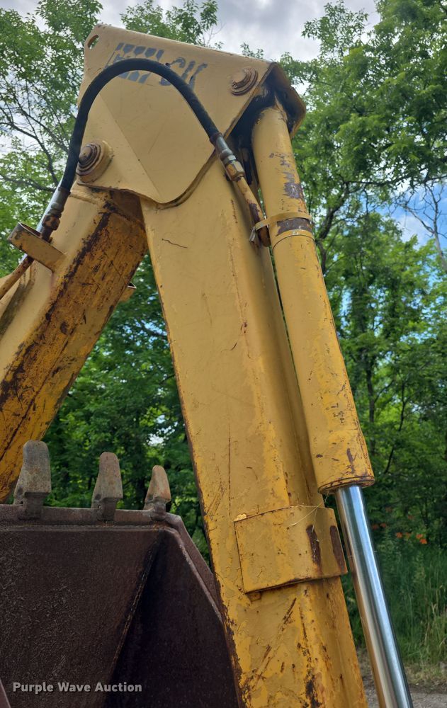 image for item EF3564 1974 Case 480B Construction King backhoe