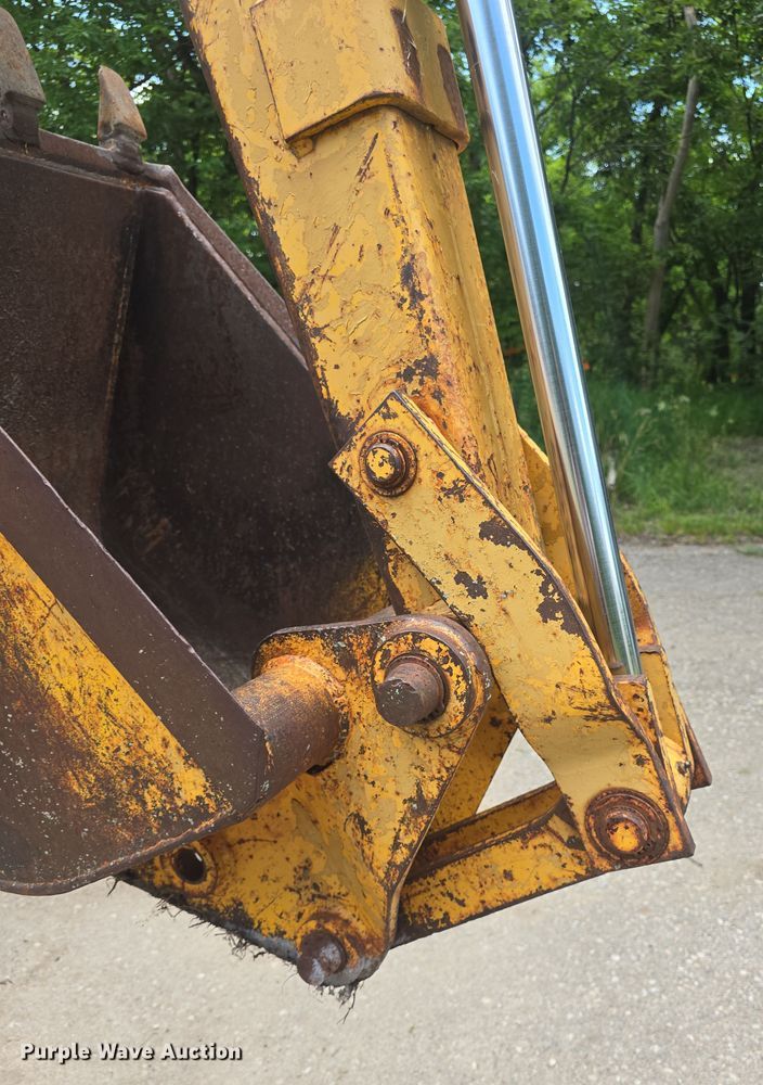 image for item EF3564 1974 Case 480B Construction King backhoe