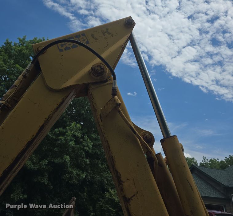 image for item EF3564 1974 Case 480B Construction King backhoe