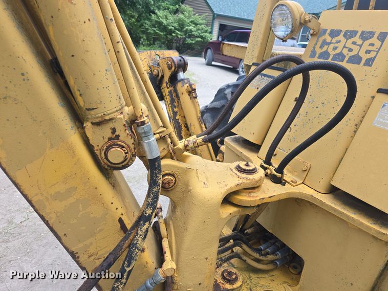 image for item EF3564 1974 Case 480B Construction King backhoe