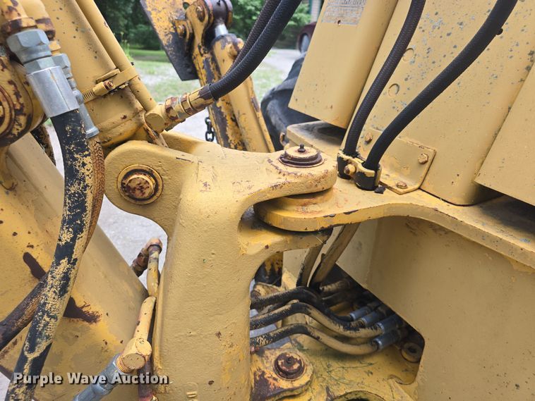 image for item EF3564 1974 Case 480B Construction King backhoe