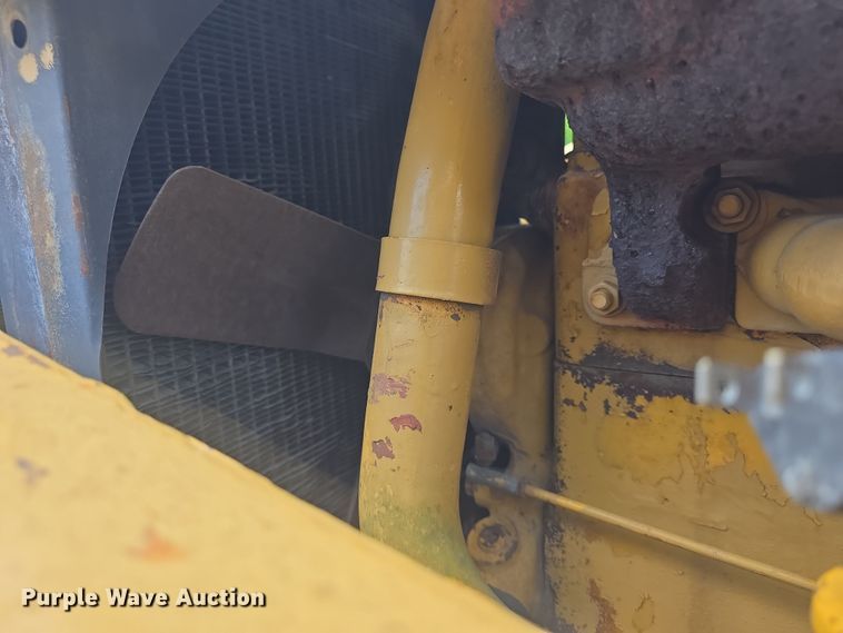 image for item EF3564 1974 Case 480B Construction King backhoe