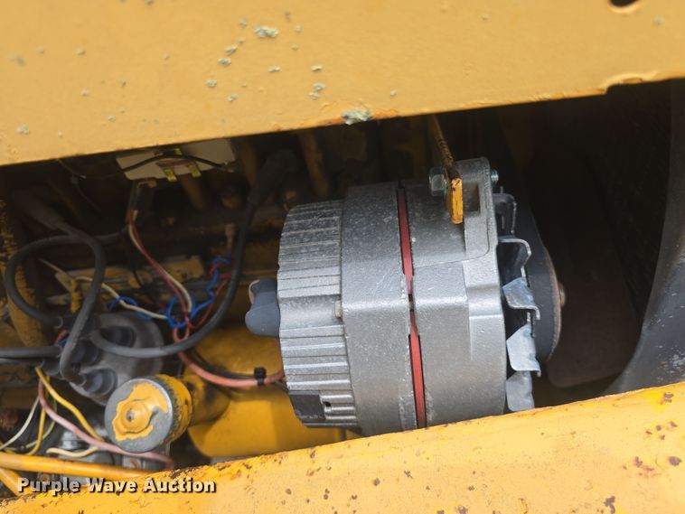 image for item EF3564 1974 Case 480B Construction King backhoe