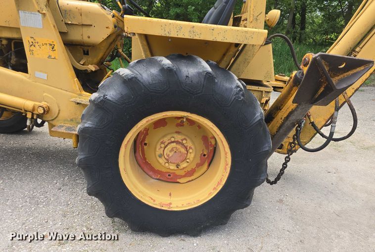 image for item EF3564 1974 Case 480B Construction King backhoe