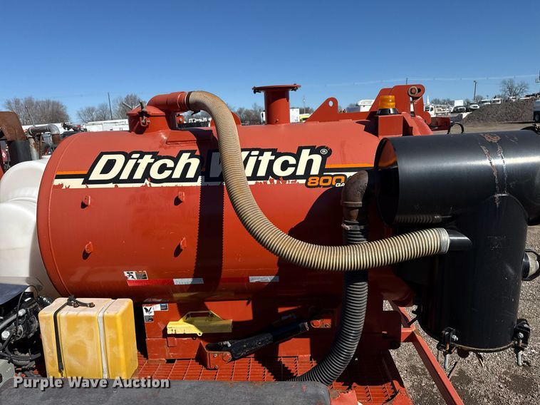 image for item EG2589 2010 Ditch Witch FX60 vacuum excavator