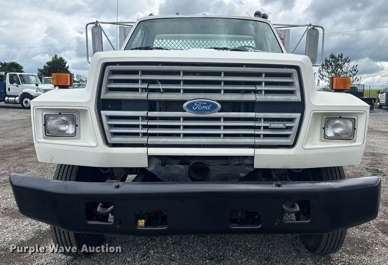 image for item EG5829 1993 Ford F700 dump flatbed truck