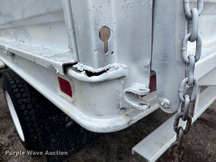 image for item EG5829 1993 Ford F700 dump flatbed truck