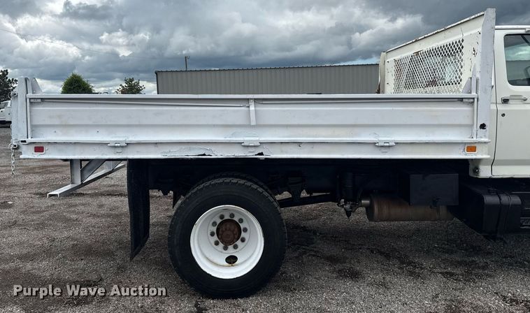 image for item EG5829 1993 Ford F700 dump flatbed truck