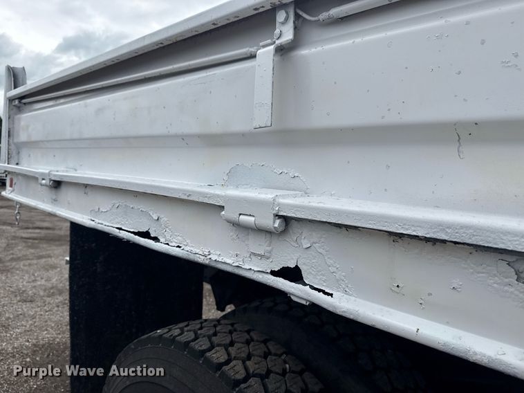 image for item EG5829 1993 Ford F700 dump flatbed truck