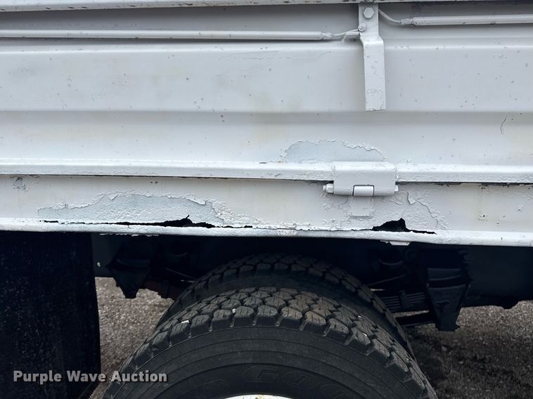 image for item EG5829 1993 Ford F700 dump flatbed truck